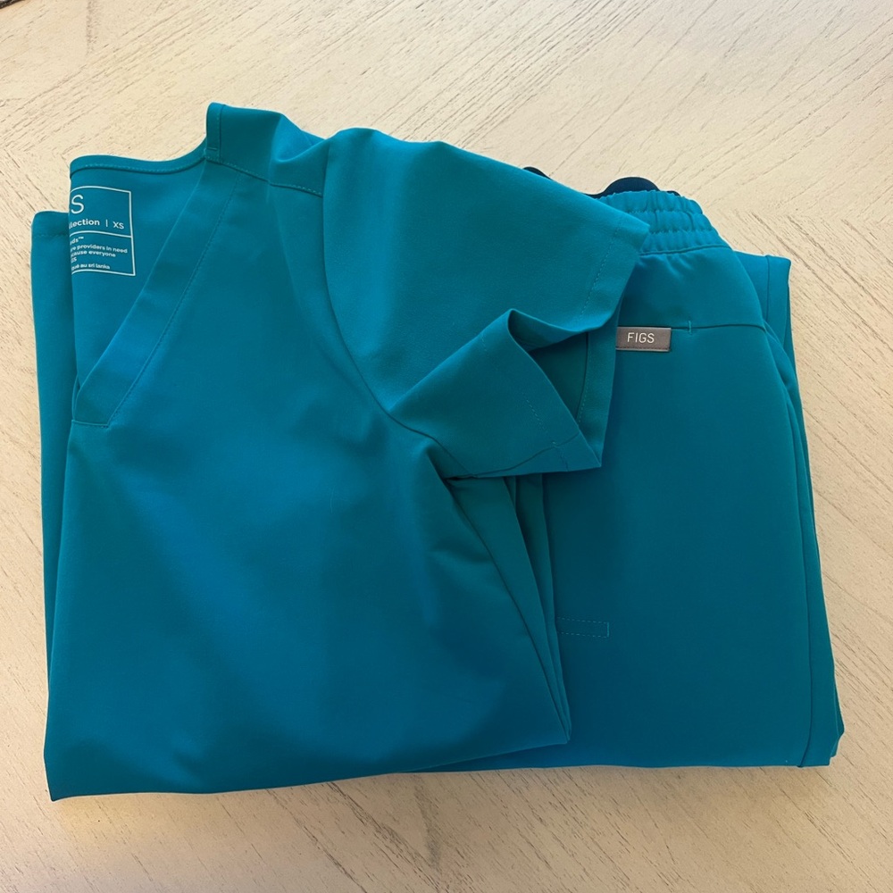 Figs XS Teal scrub set
